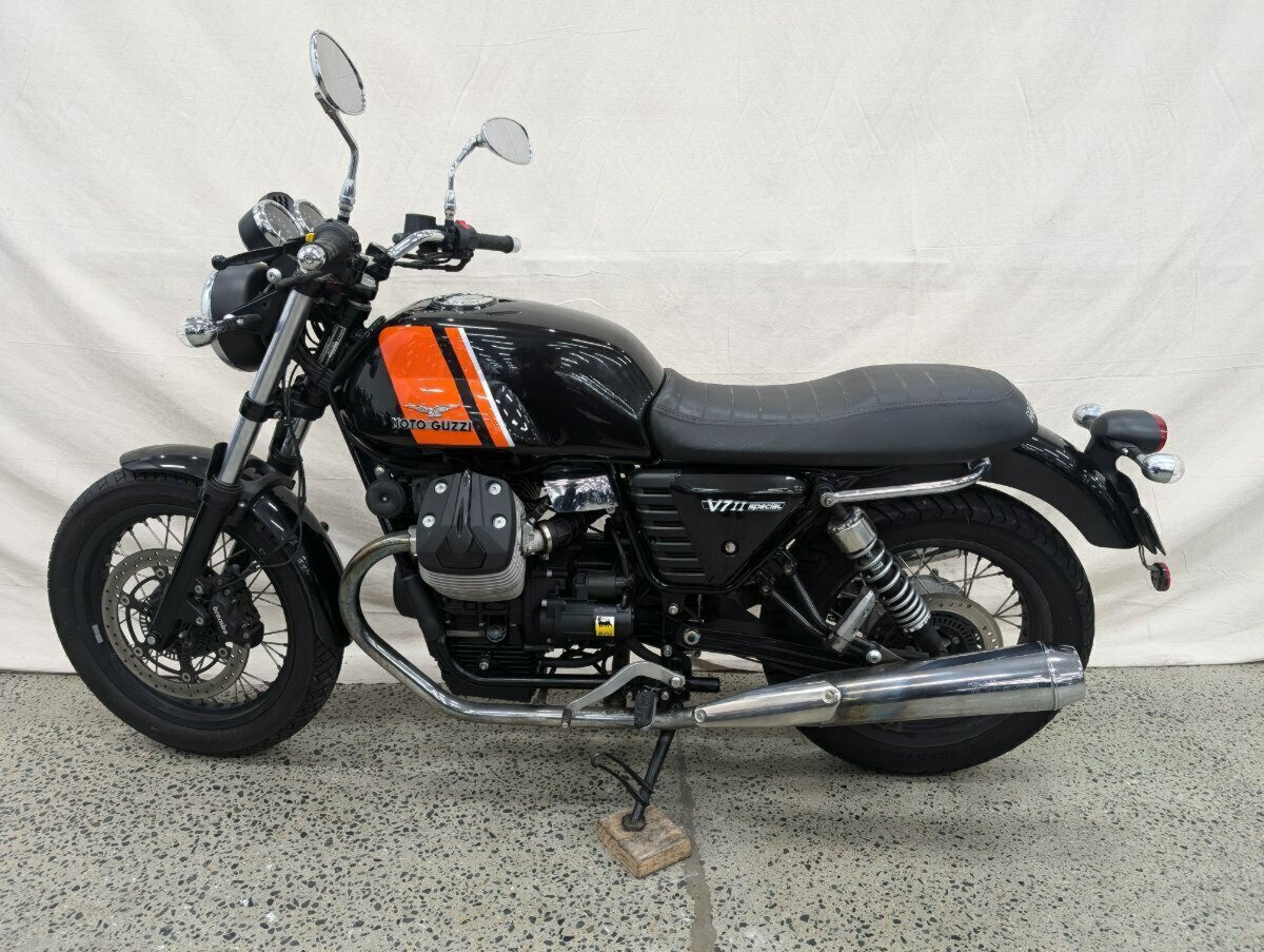 2015 MOTO GUZZI V7 II SPECIAL ROAD