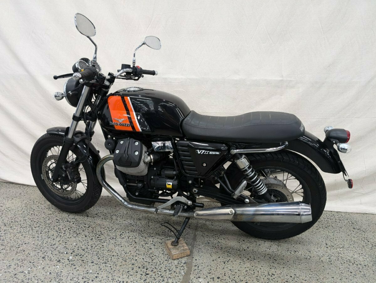 2015 MOTO GUZZI V7 II SPECIAL ROAD