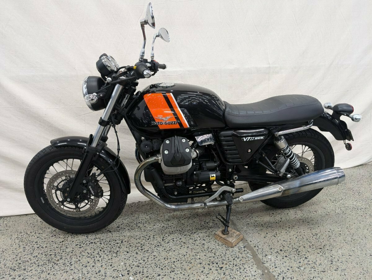 2015 MOTO GUZZI V7 II SPECIAL ROAD