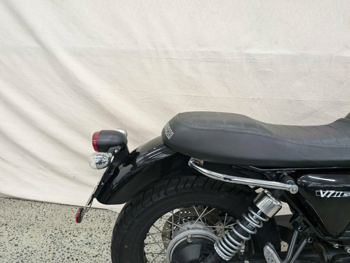 2015 MOTO GUZZI V7 II SPECIAL ROAD