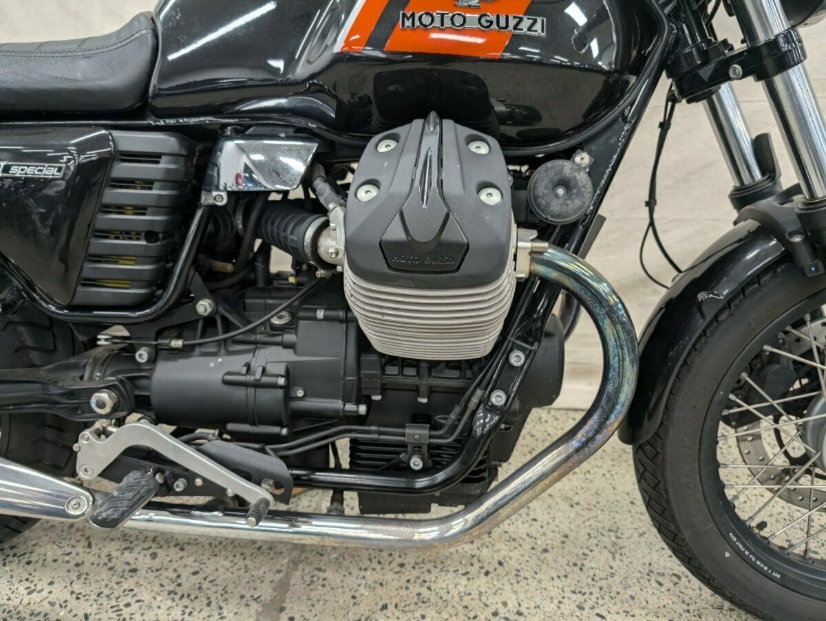 2015 MOTO GUZZI V7 II SPECIAL ROAD