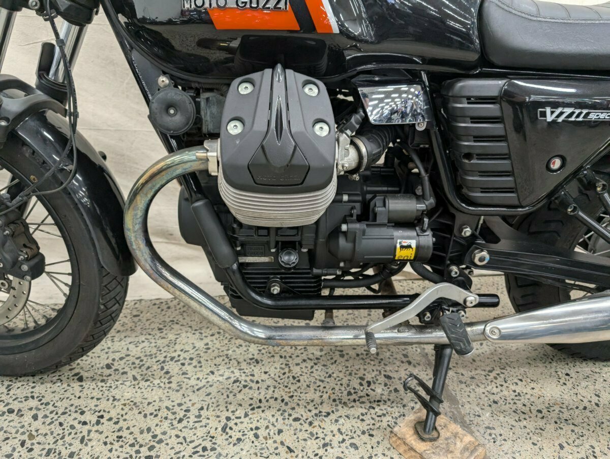 2015 MOTO GUZZI V7 II SPECIAL ROAD