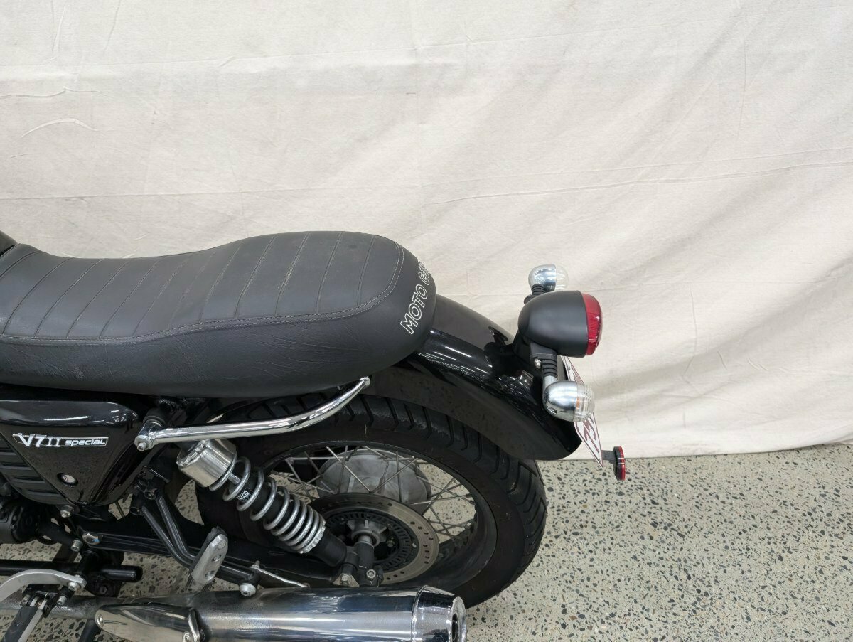 2015 MOTO GUZZI V7 II SPECIAL ROAD