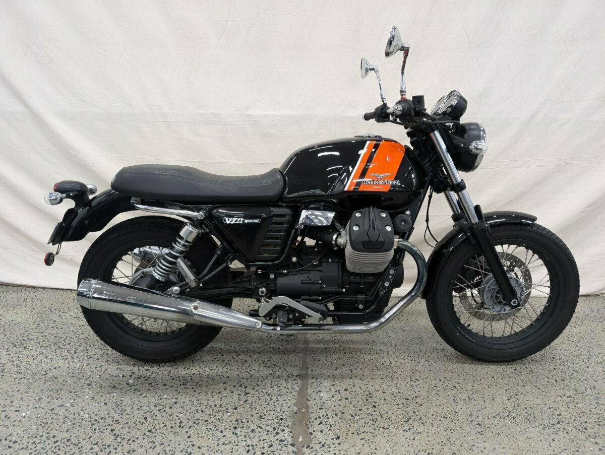 2015 MOTO GUZZI V7 II SPECIAL ROAD
