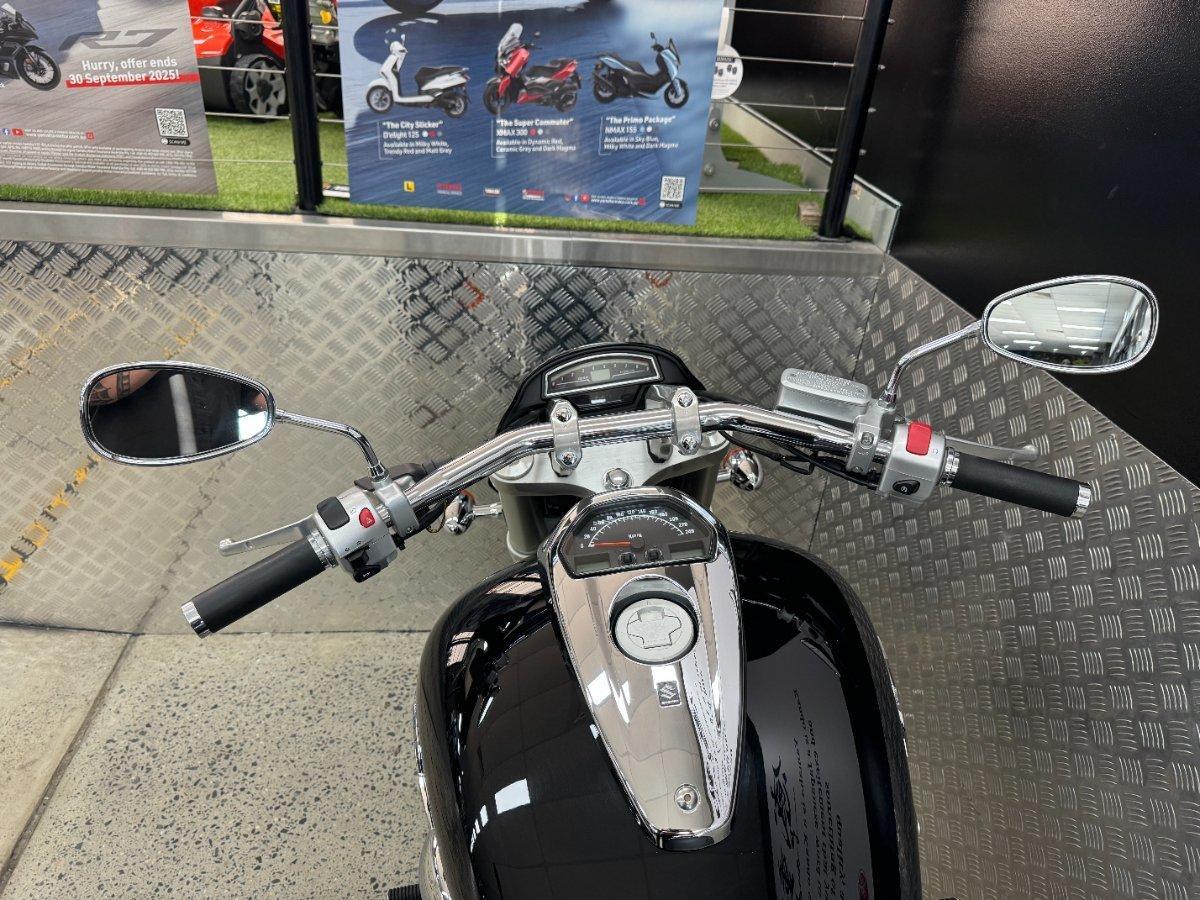 2015 SUZUKI BOULEVARD M109R (VZR1800) CRUISER