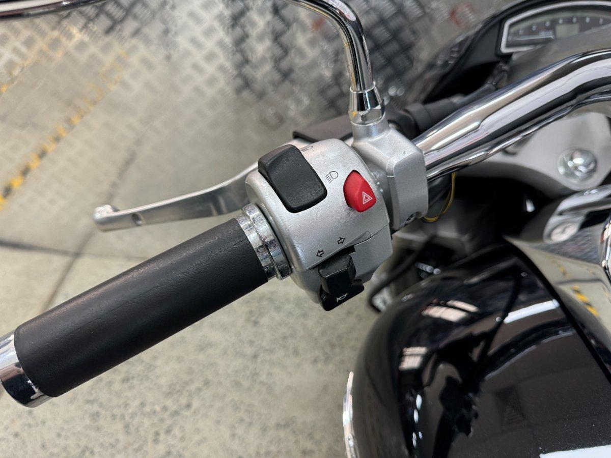 2015 SUZUKI BOULEVARD M109R (VZR1800) CRUISER