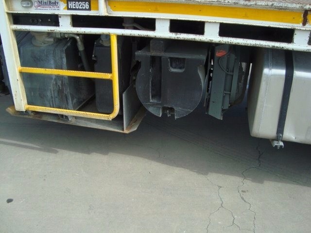 2013 MITSUBISHI FIGHTER TRUCK AUTOMATIC CRANE TRUCK