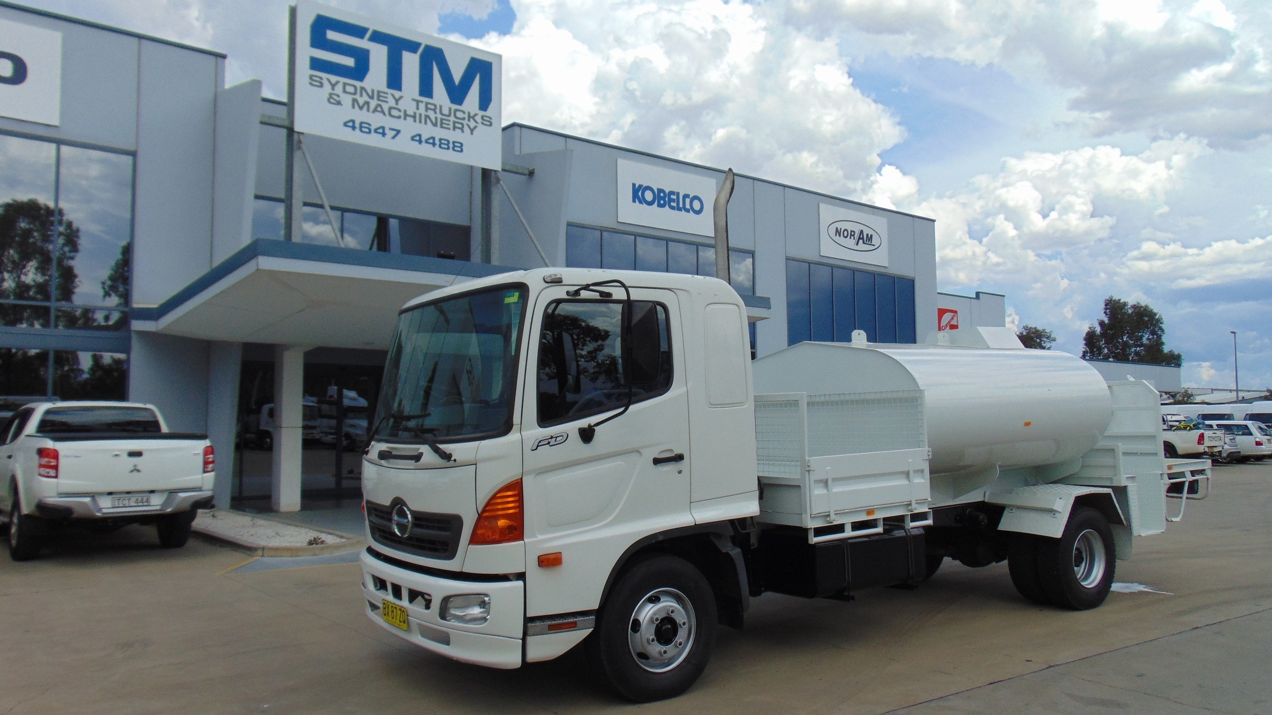 2007 HINO FD RANGER 6 FD1J TRUCK FUEL/LUBE TANKER