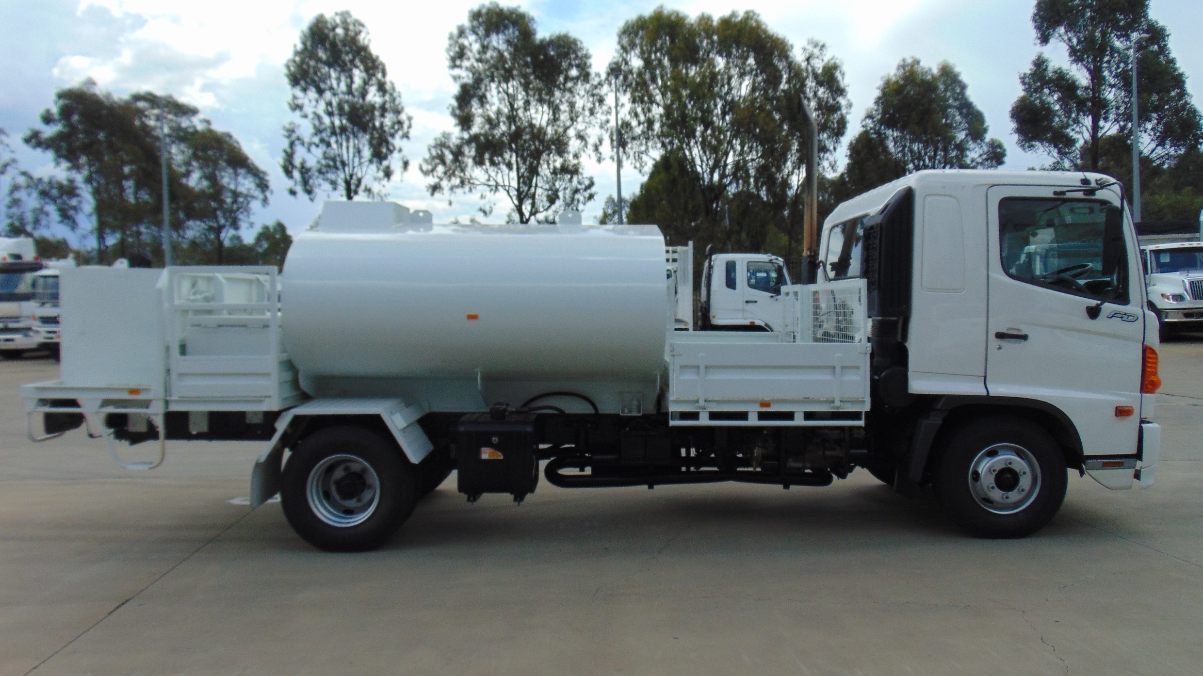 2007 HINO FD RANGER 6 FD1J TRUCK FUEL/LUBE TANKER