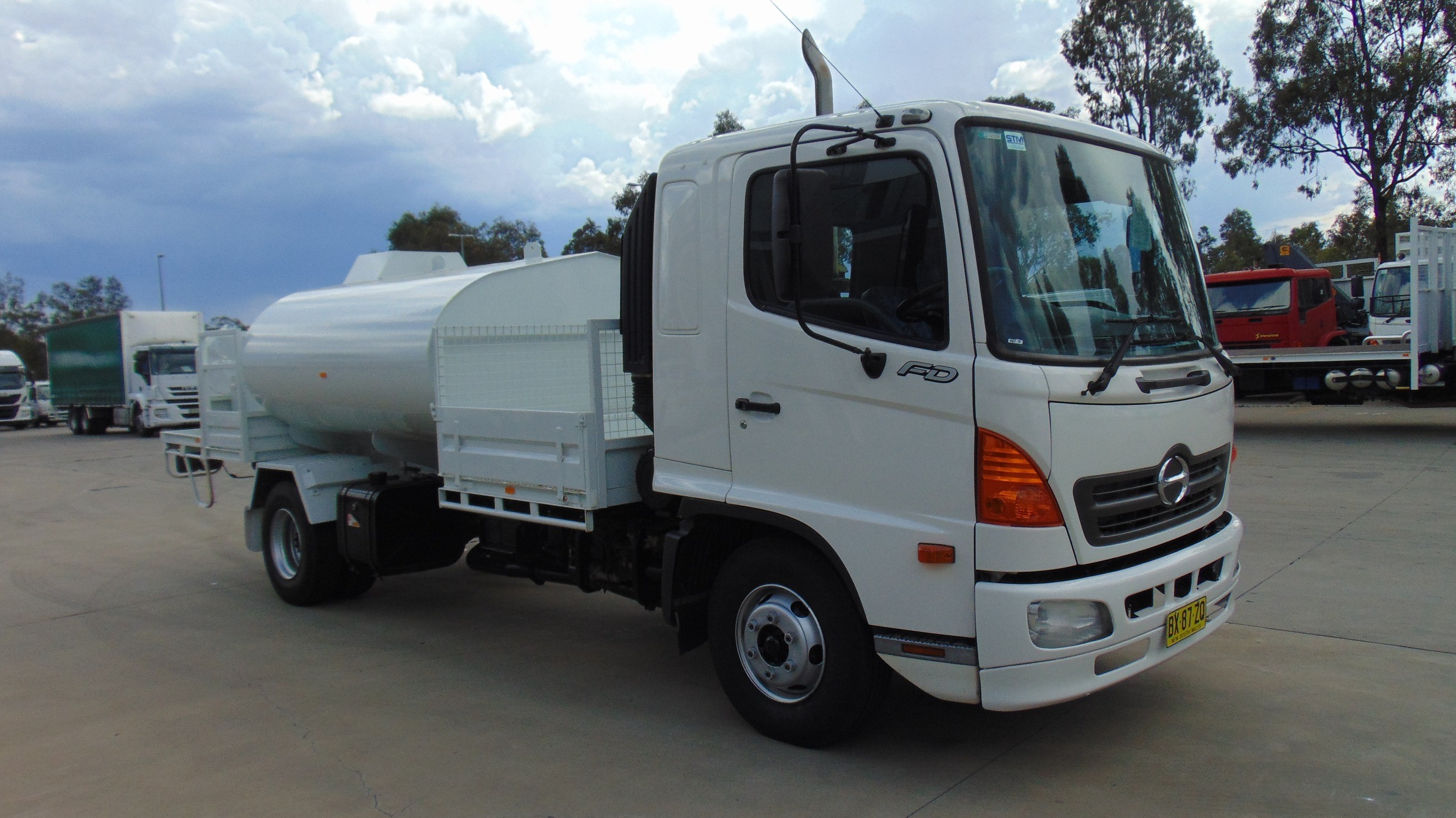 2007 HINO FD RANGER 6 FD1J TRUCK FUEL/LUBE TANKER