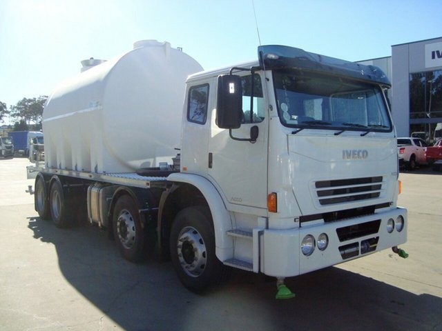 2014 IVECO ACCO TRUCK AUTOMATIC WATER TRUCK
