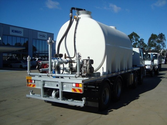 2014 IVECO ACCO TRUCK AUTOMATIC WATER TRUCK