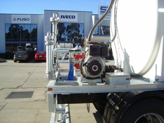 2014 IVECO ACCO TRUCK AUTOMATIC WATER TRUCK