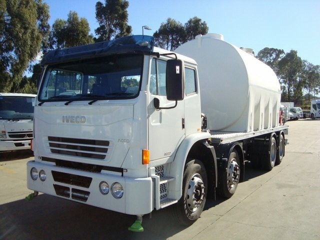 2014 IVECO ACCO TRUCK AUTOMATIC WATER TRUCK