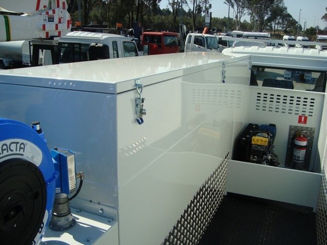 2017 FUSO FIGHTER 1124 TRUCK MANUAL SERVICE BODY