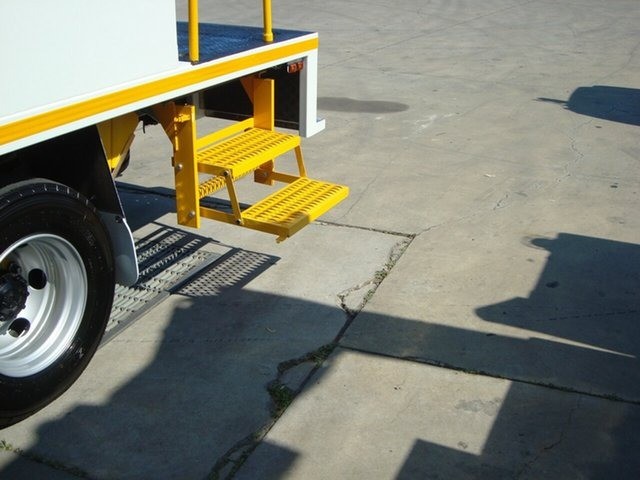 2017 FUSO FIGHTER 1124 TRUCK MANUAL SERVICE BODY