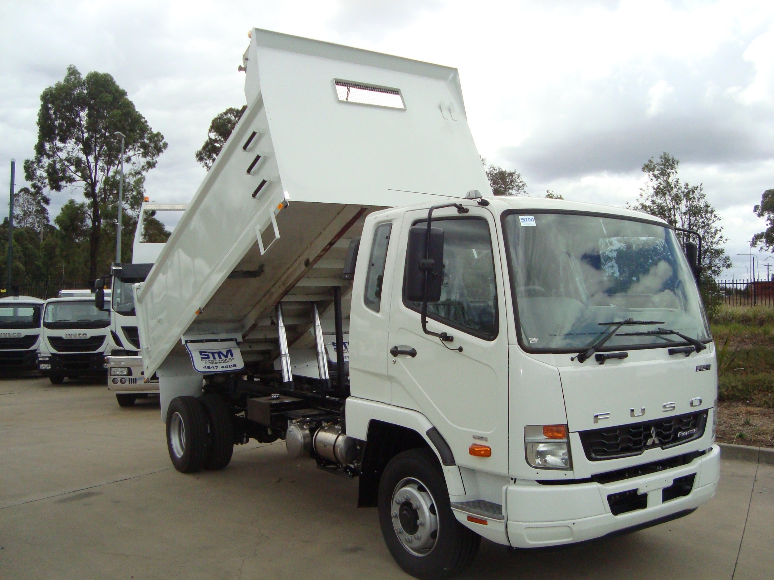 2017 FUSO FIGHTER 1424 FK62FLZ1RFAH TRUCK MANUAL TIPPER