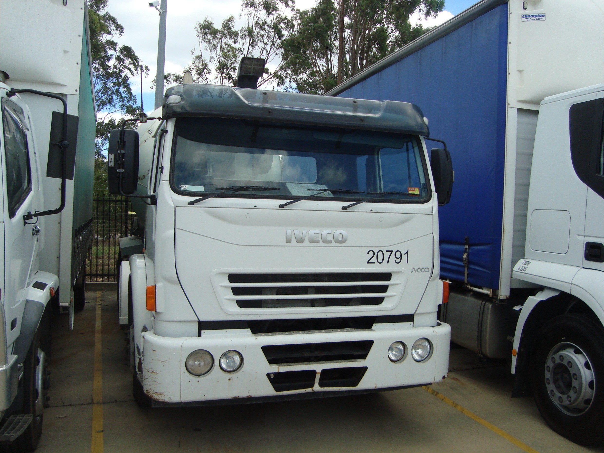 2013 IVECO ACCO 8X4 AGI SPEC TRUCK AUTOMATIC CONCRETE AGITATOR
