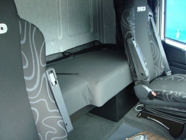 2017 IVECO POWERSTAR 6400 TRUCK MANUAL PRIMEMOVER