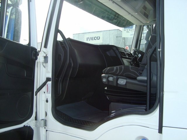 2017 IVECO POWERSTAR 6400 TRUCK MANUAL PRIMEMOVER