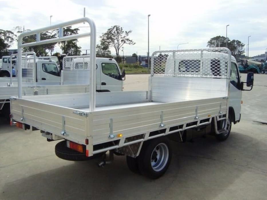 2017 FUSO CANTER 515 NARROW TRUCK AUTOMATIC TRAY