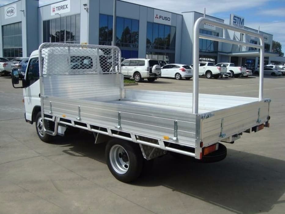 2017 FUSO CANTER 515 NARROW TRUCK AUTOMATIC TRAY