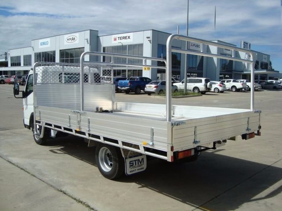 2017 FUSO CANTER 515 WIDE TRUCK AUTOMATIC TRAY