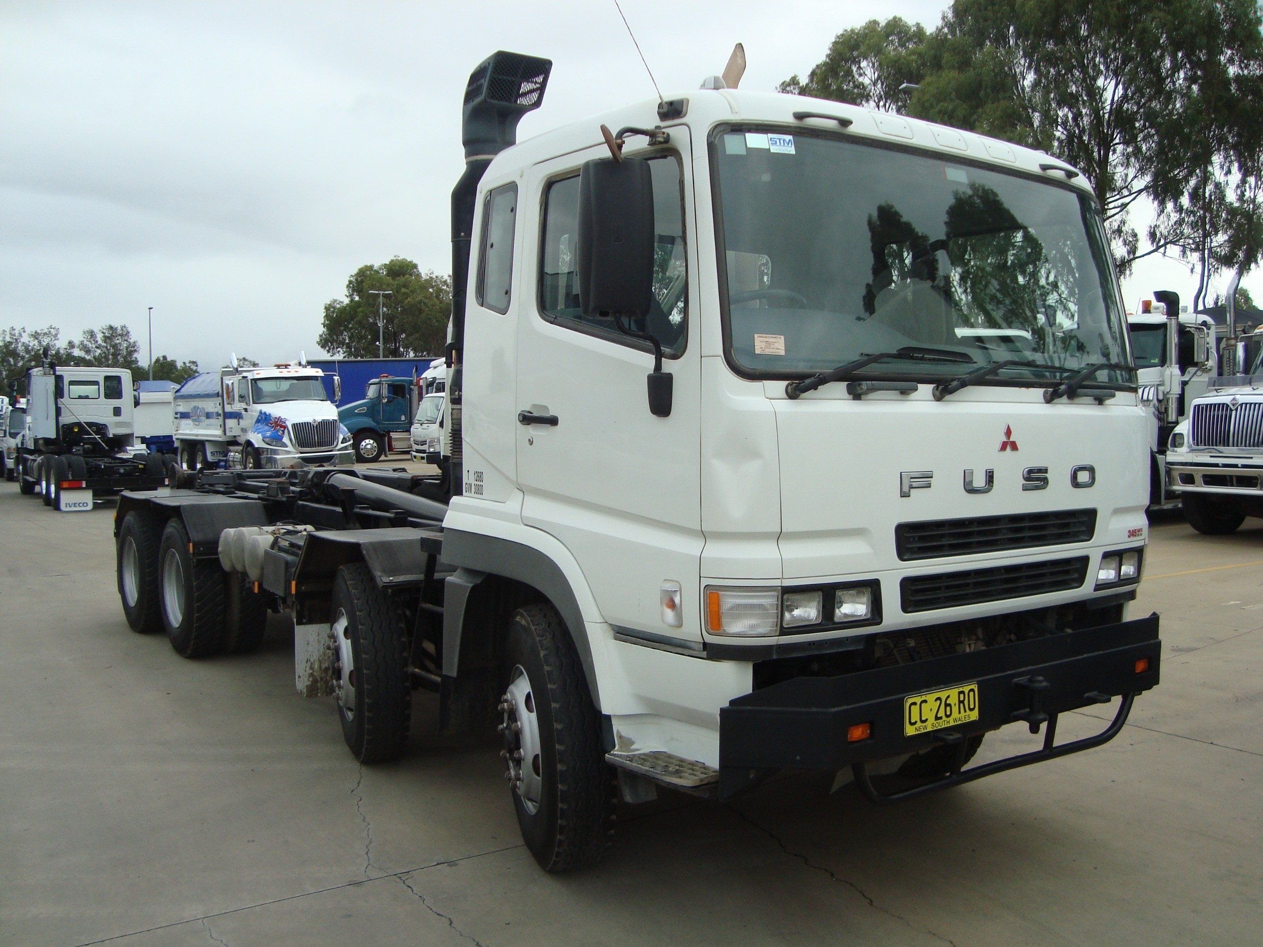 2007 FUSO FS52 8X4 TRUCK AUTOMATIC HOOKLIFT/BI FOLD