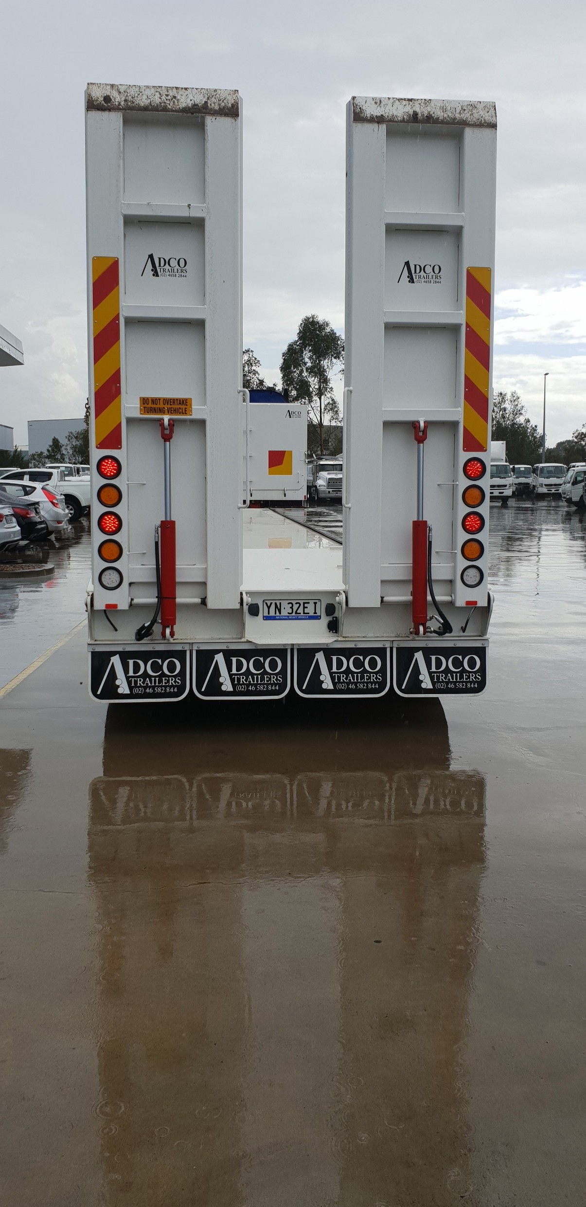 2018 ADCO TAG/PLANT(WITH RAMPS) TRAILER TAG TRI AXLE SEMI