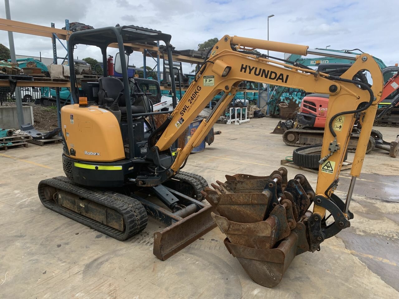 2015 HYUNDAI 27-9 ROBEX AUTOMATIC 1D TRACK MOUNTED EXCAVATOR