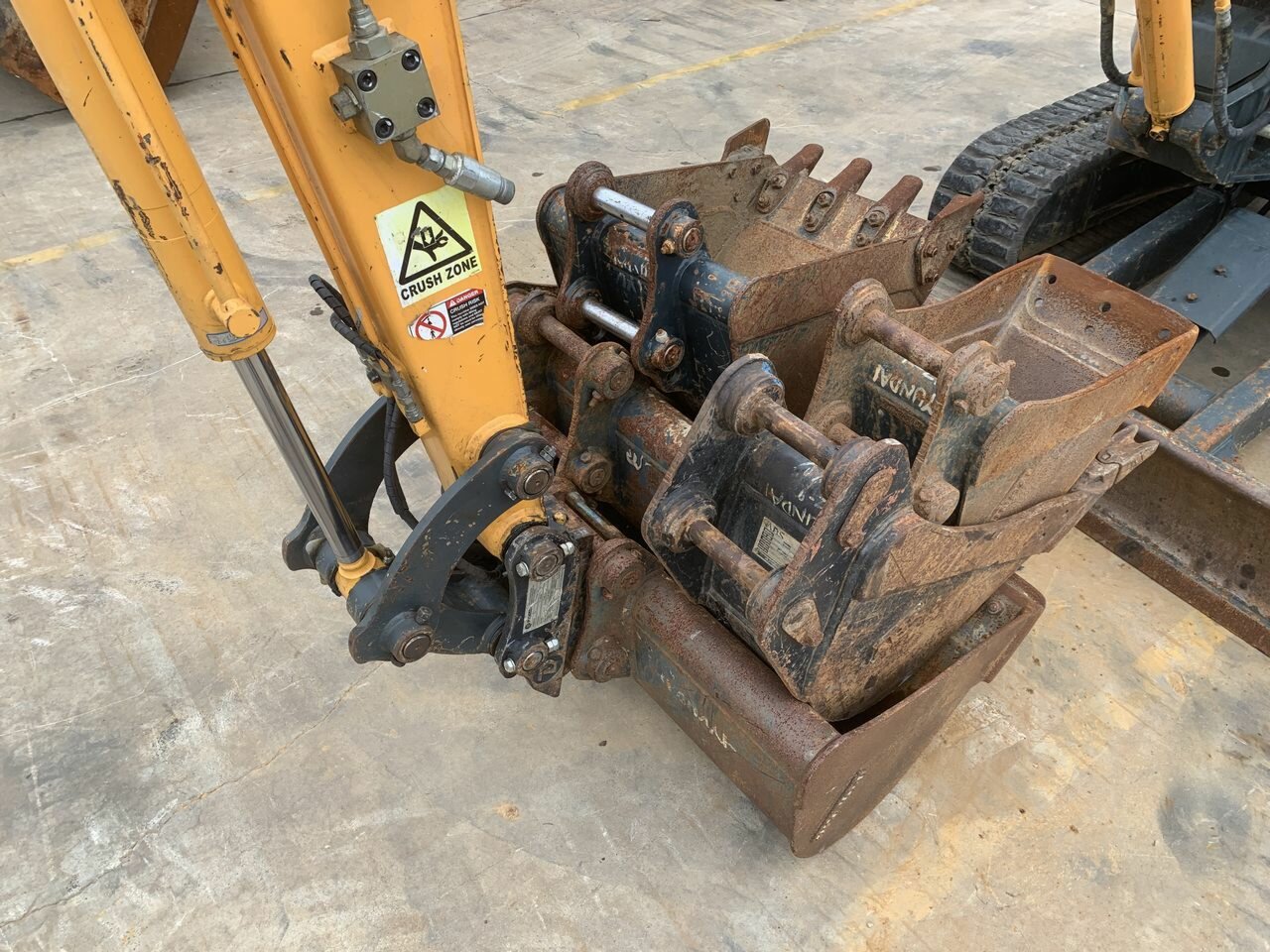 2015 HYUNDAI 27-9 ROBEX AUTOMATIC 1D TRACK MOUNTED EXCAVATOR