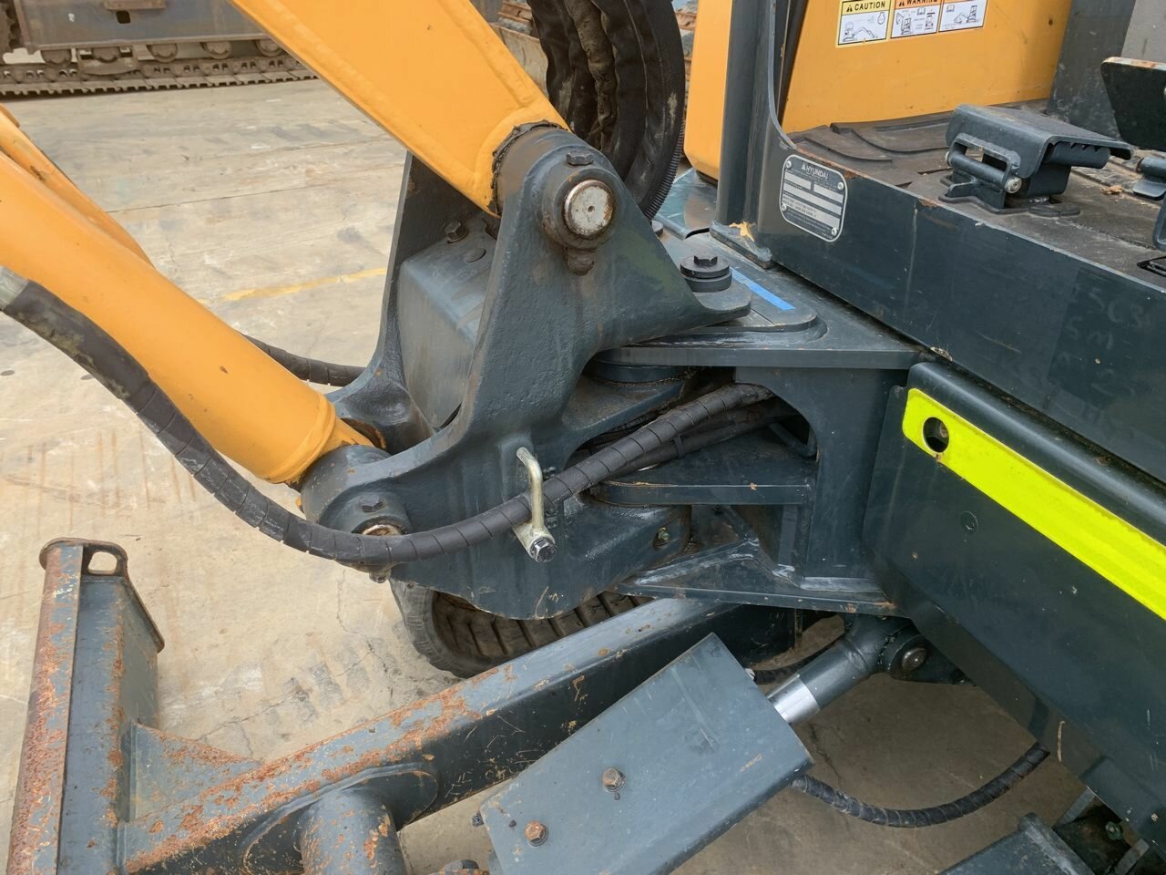 2015 HYUNDAI 27-9 ROBEX AUTOMATIC 1D TRACK MOUNTED EXCAVATOR
