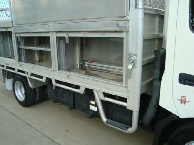 2016 HINO 617 300 MANUAL 2D TRUCK