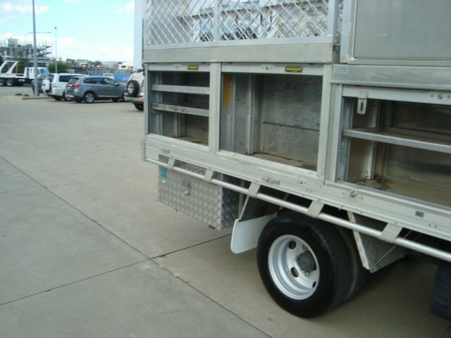 2016 HINO 617 300 MANUAL 2D TRUCK