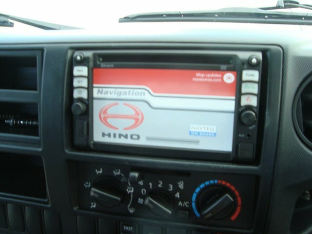 2016 HINO 617 300 MANUAL 2D TRUCK