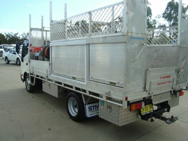 2016 HINO 617 300 MANUAL 2D TRUCK