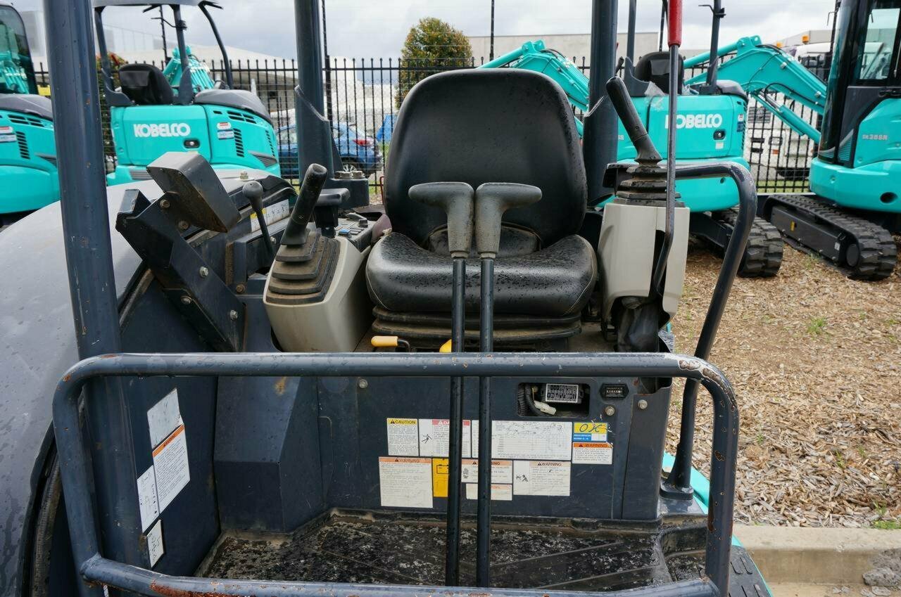 2015 KOBELCO SK35SR -6 AUTOMATIC 1D TRACK MOUNTED EXCAVATOR