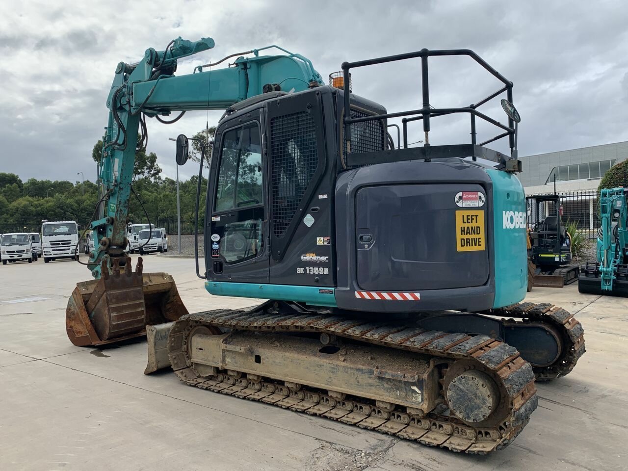2014 KOBELCO SK135SR-2 OFFSET AUTOMATIC 1D TRACK MOUNTED EXCAVATOR