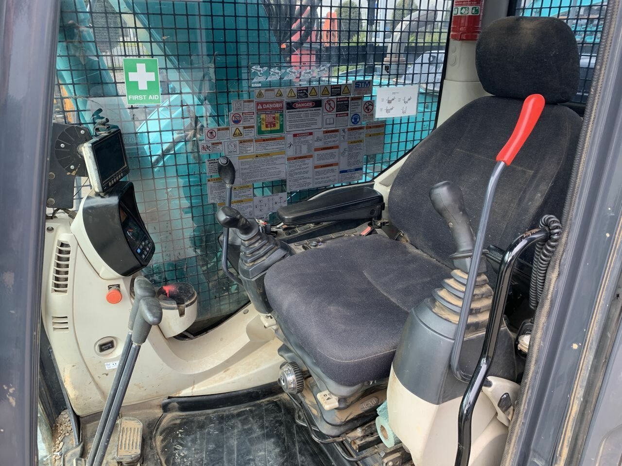 2014 KOBELCO SK135SR-2 OFFSET AUTOMATIC 1D TRACK MOUNTED EXCAVATOR