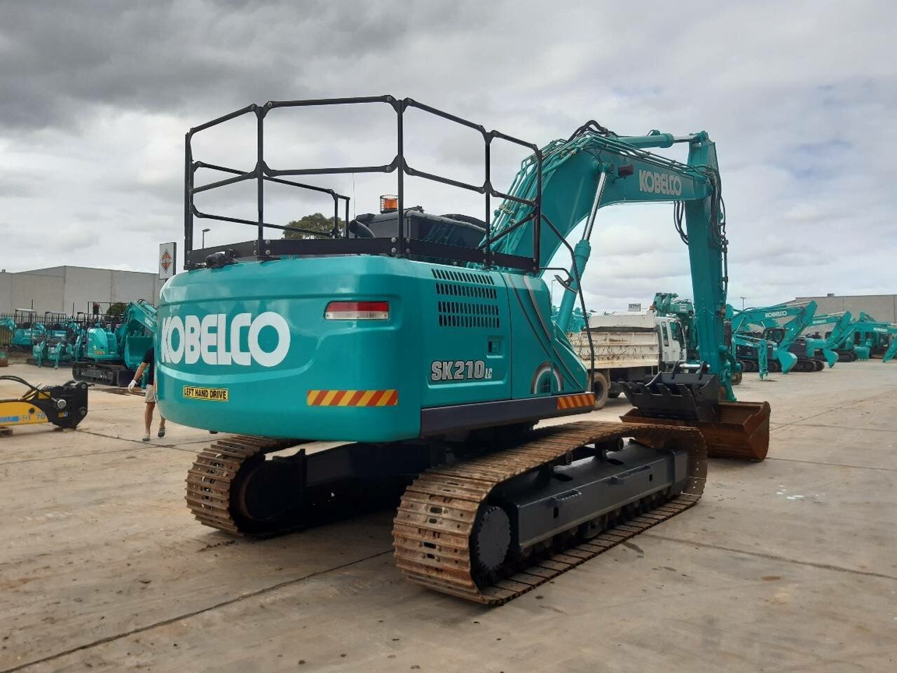 2017 KOBELCO SK210LC-10