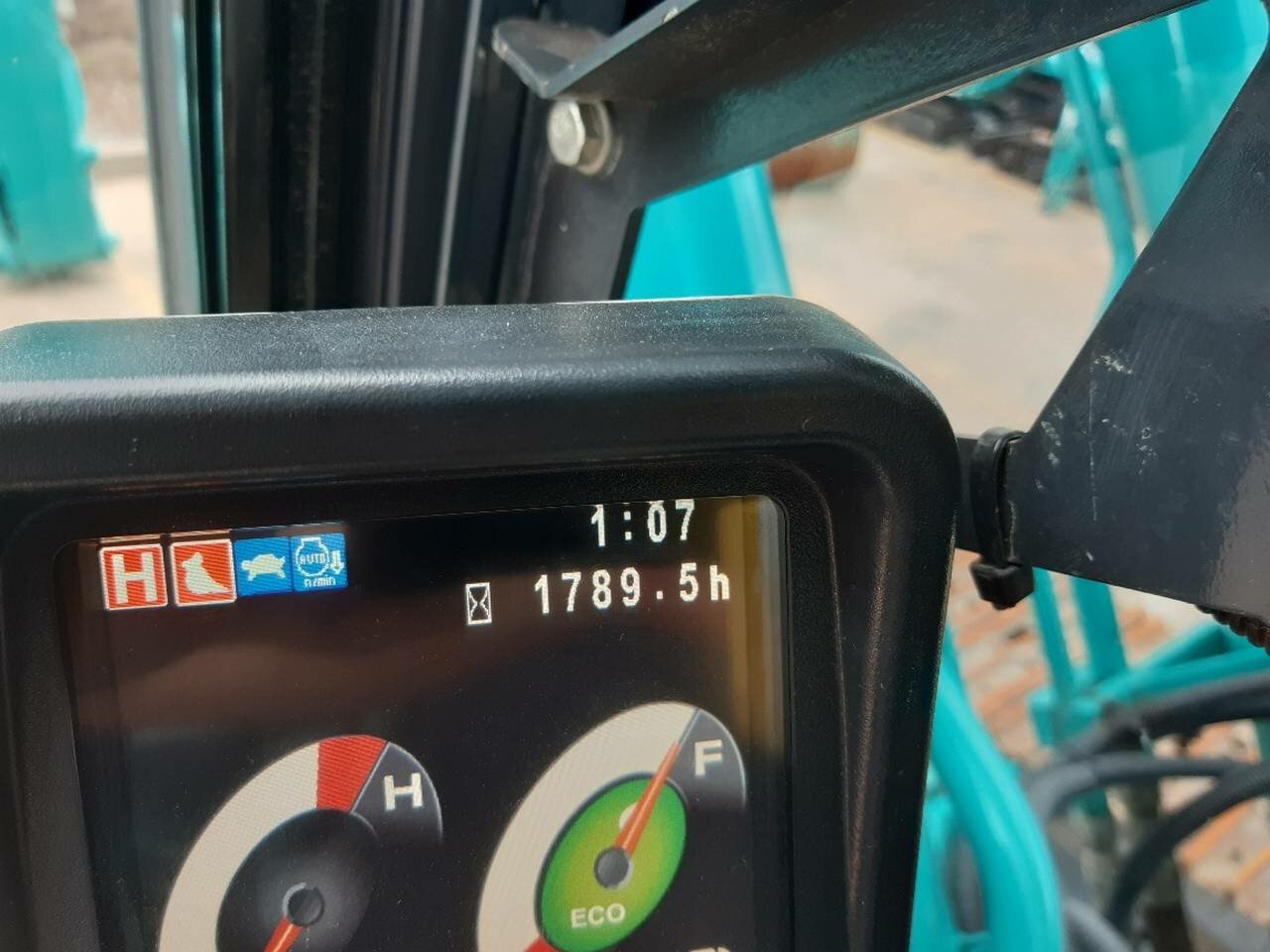 2017 KOBELCO SK210LC-10