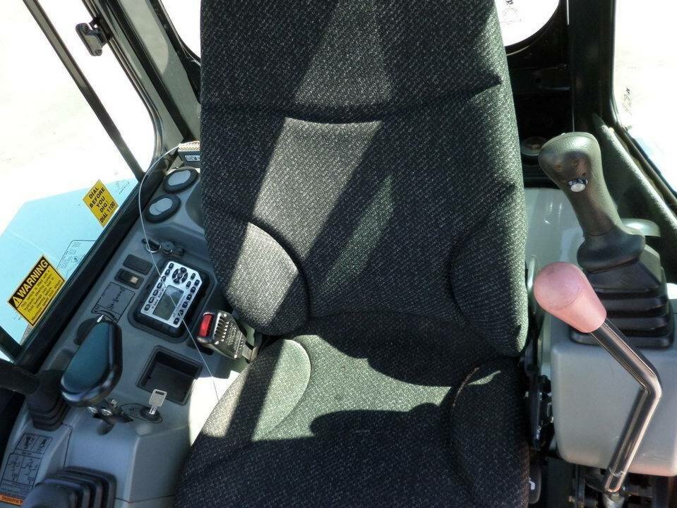 2017 BOBCAT E50 E50 AUTOMATIC 1D TRACK MOUNTED EXCAVATOR