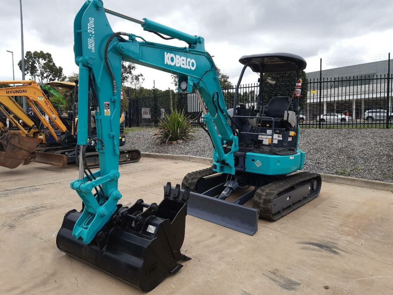 2017 KOBELCO SK35SR -6 EXCAVATOR