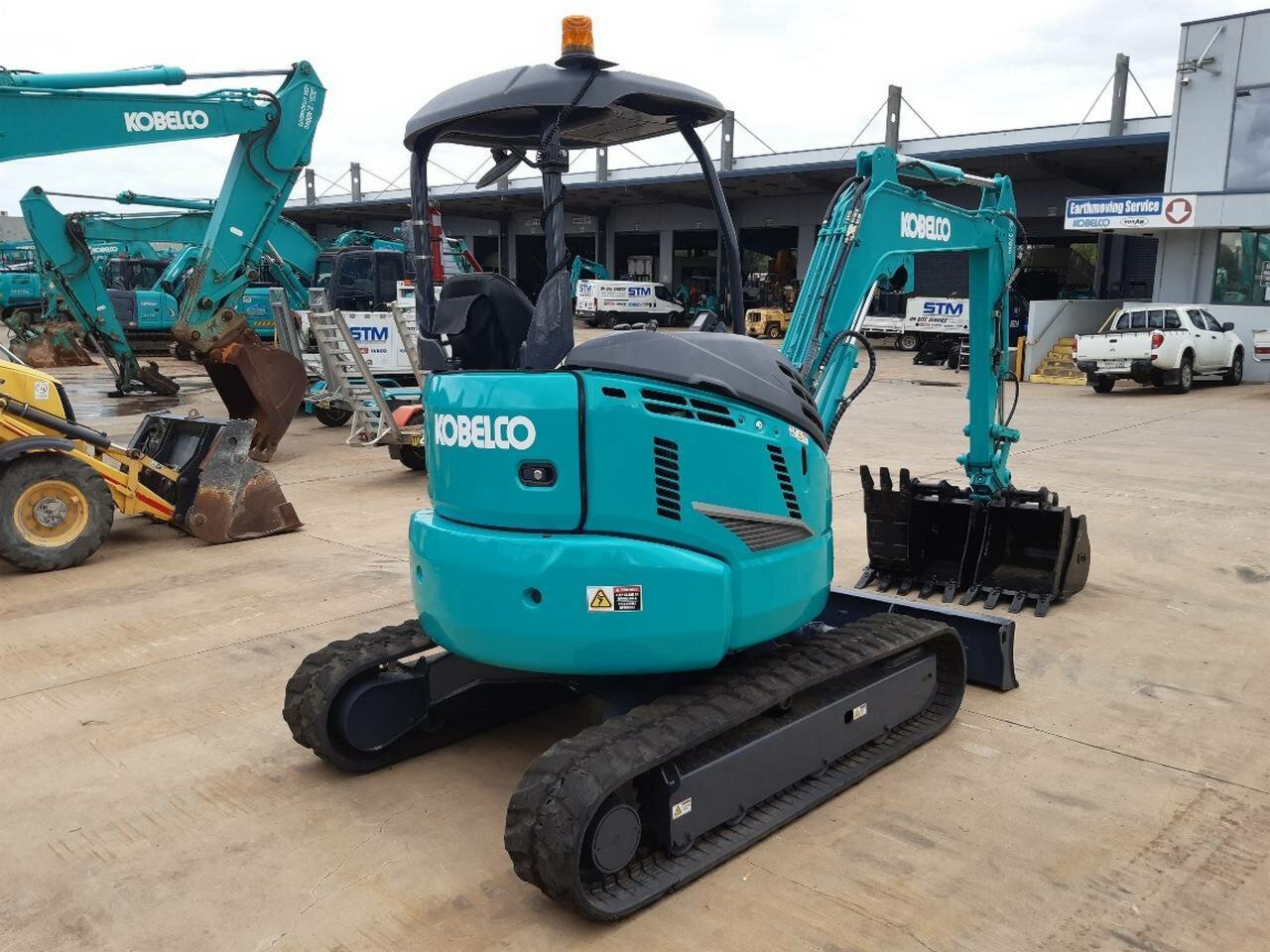 2017 KOBELCO SK35SR -6 EXCAVATOR