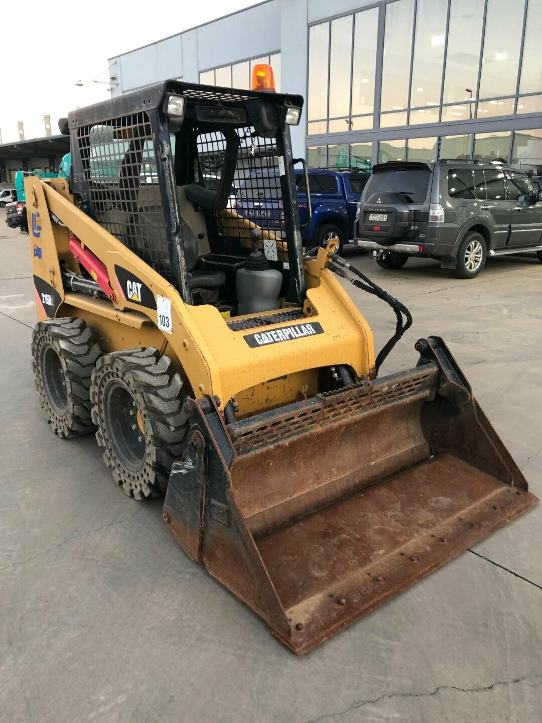 2000 CAT 216B2 0DR-BOBCAT