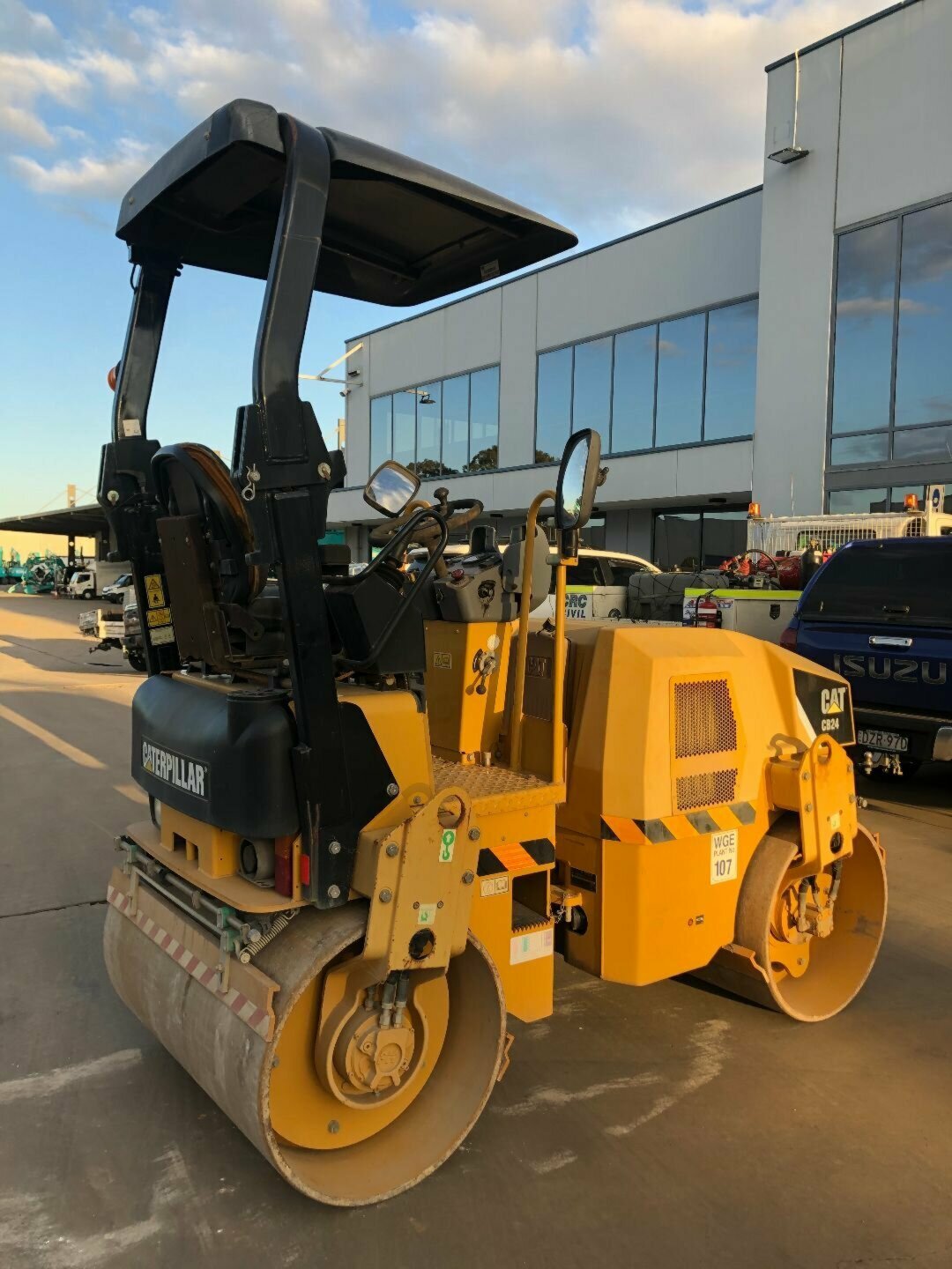 2000 CATERPILLA CB24 XT 0DR-ROLLER