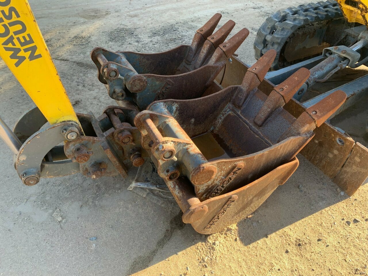 2000 WACKER NEUSON 803 1D TRACK MOUNTED EXCAVATOR