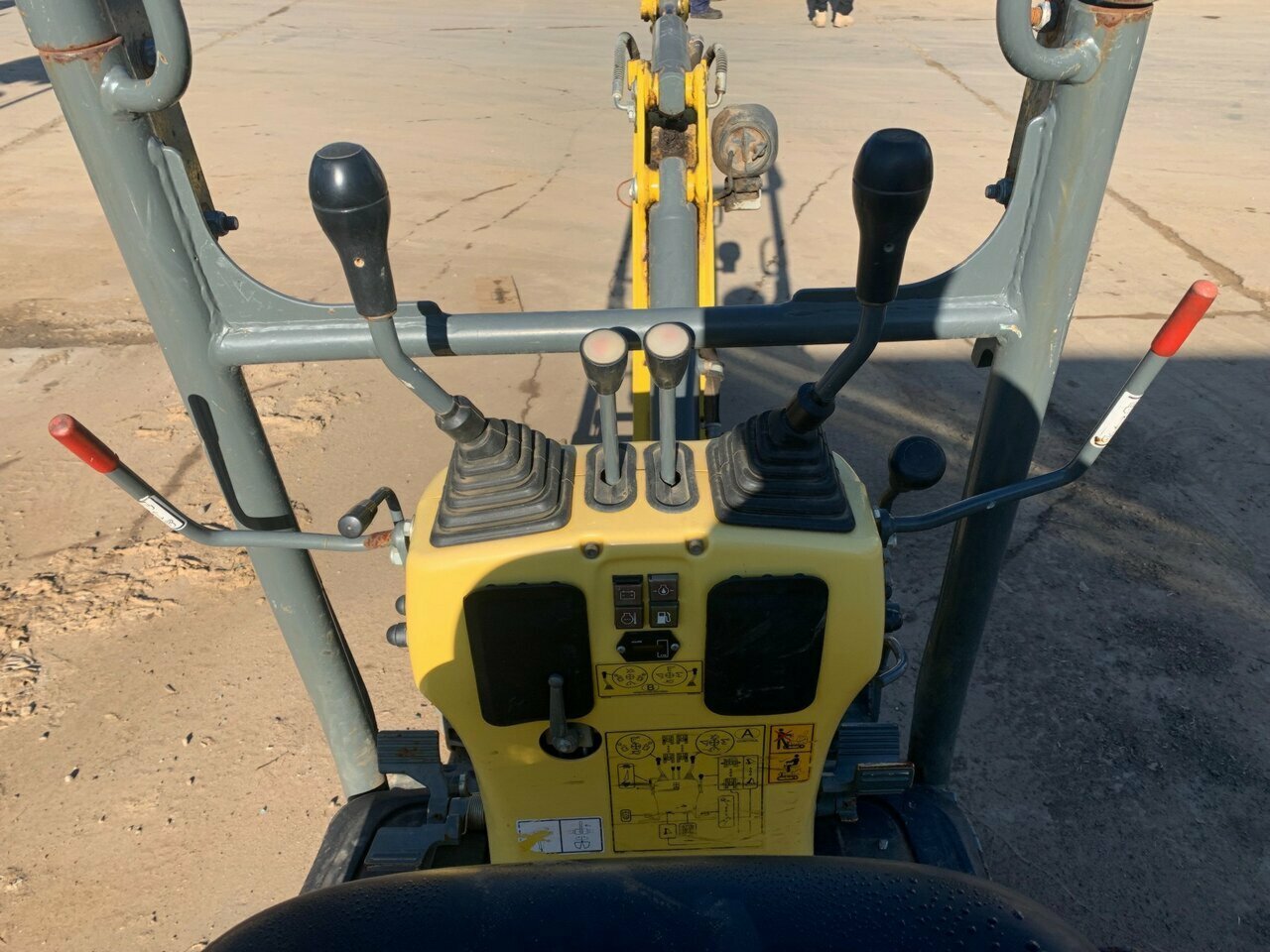 2000 WACKER NEUSON 803 1D TRACK MOUNTED EXCAVATOR