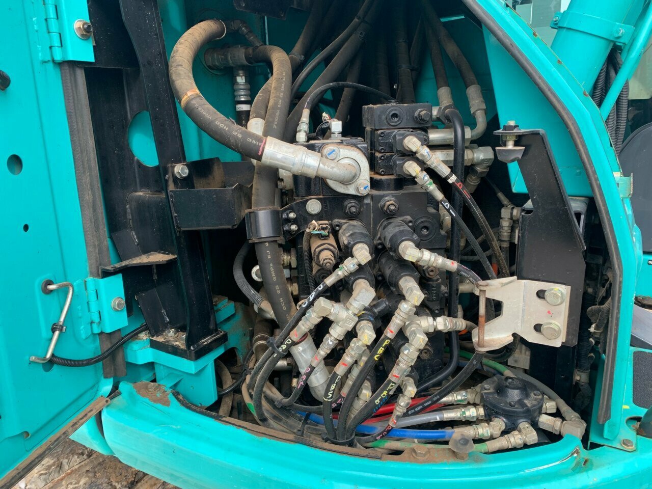 2016 KOBELCO SK135SR -3 1D TRACK MOUNTED EXCAVATOR