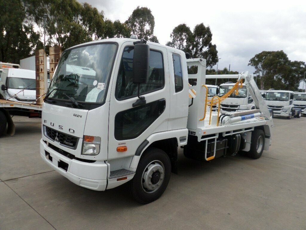 2022 FUSO FIGHTER 1224 5 SP AUTOMATIC BIN LIFTER
